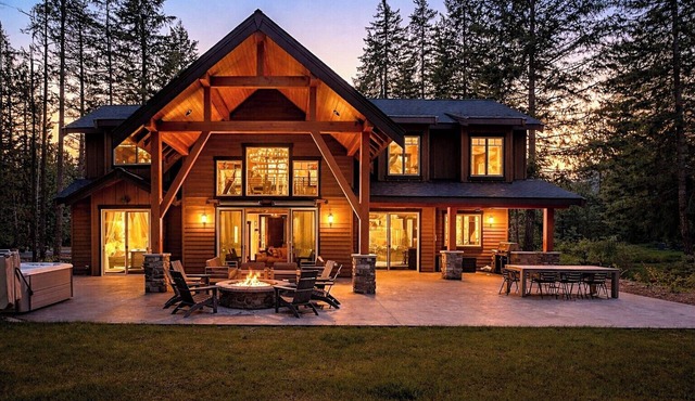 1PM In/Out-5 Star Luxury Made for Friends, Family & Suncadia Golf