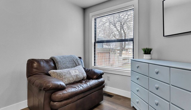 2 Bed 2 Bath House - walkable to Downtown Mountain Home