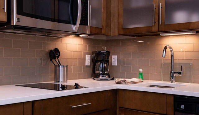 2 Bedroom Suite Close to Salt Palace Convention Center! Free Breakfast Buffet. Pool, Hot Tub & Waterslide Access.