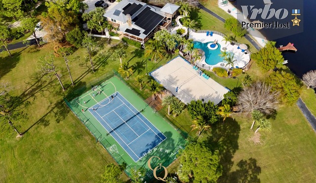 2 Home Sport Complex W/Private Lake & Theater! in Jensen Beach