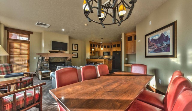 2BR Ski-in-Out Condo with Pool
