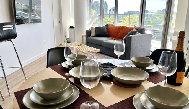 2BR+Sofabed, 2Bath, Private 500sqft sundeck, EV Parking w/Pool, Sauna, Hot Tub in Vancouver