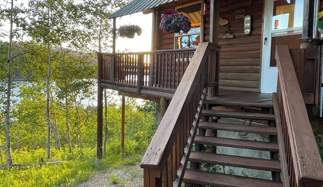 3-bedroom cabin in beautiful Palisades with AC, WiFi