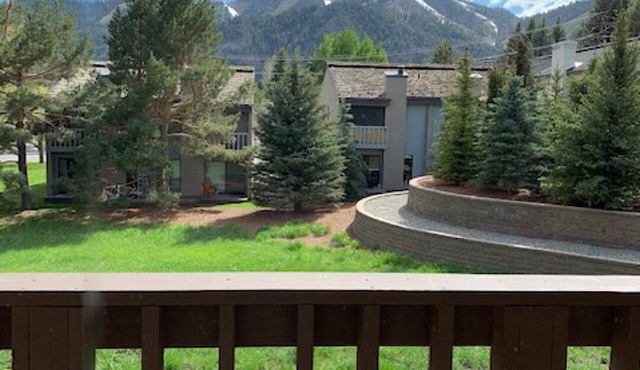 3 Bedroom Val D' Sol Townhouse in the Heart of Sun Valley & Ketchum!