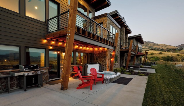 3 Ski Resorts, Hiking, 2 King Bds, Private Hot Tub