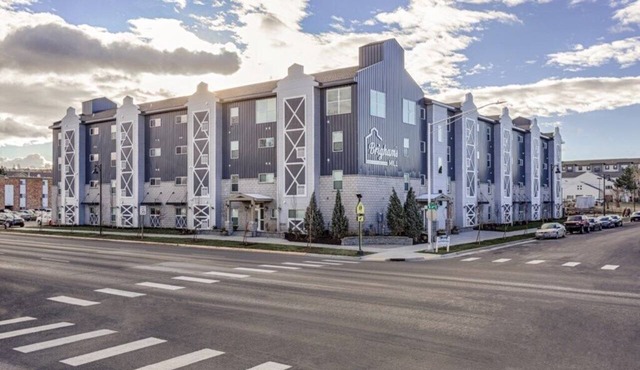 304 Affordable College-Style Apartment, National Parks