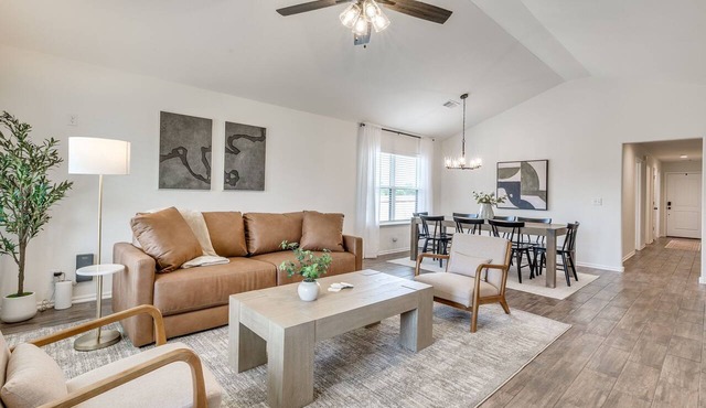 4BR Home, Broken Arrow | Extended & Monthly Stays in Broken Arrow