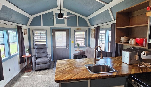 #5 getaway cabin in New Lexington