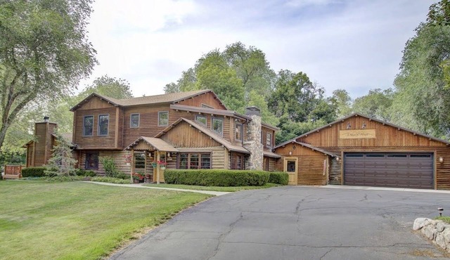 5BR Luxury Cabin w/Hot Tub near Canyons, Skiing & Hiking