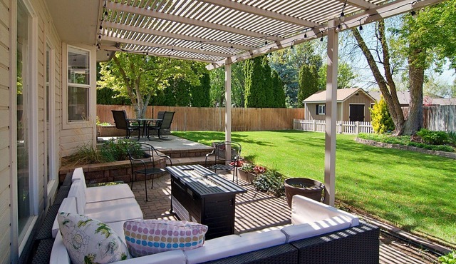 5BR, Sleeps 12, Fire Pit, BBQ, Shaded Patio, Group Friendly Layout