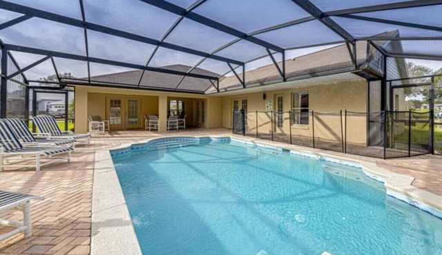 6 bed near Disney, with conservation views and sun all day on extended deck in Clermont