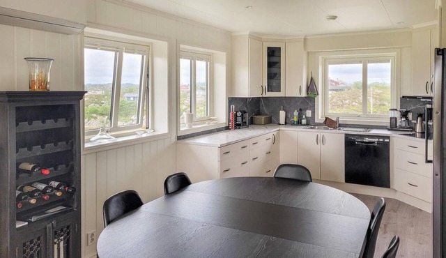 6 bedroom accommodation in Tjeldstø in Tjeldstø