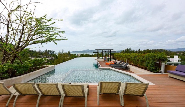 6th Avenue by Holy cow, 2-BR, mountain view in Surin Beach