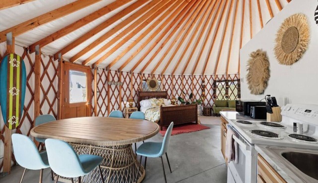7 mins from Lava Hot Springs-Polynesia Themed Yurt