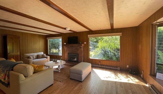 70s Charmer on Hayden Lake