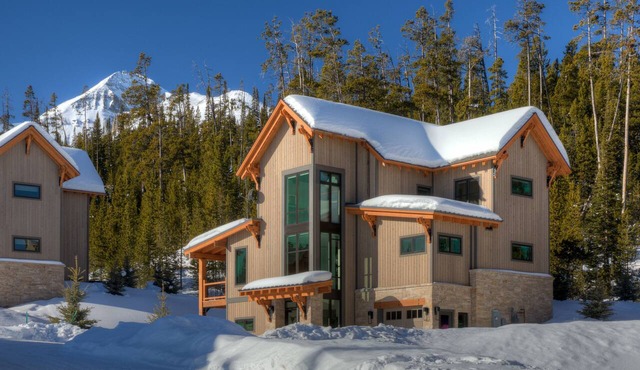8 Claim Jumper | Slopeside Chalet, Hot Tub, Sleeps 18 in Big Sky