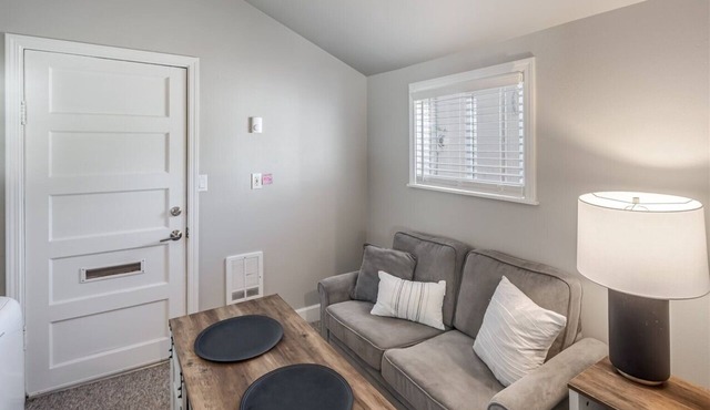 Adorable Cottage by Scenic Waterfront Park