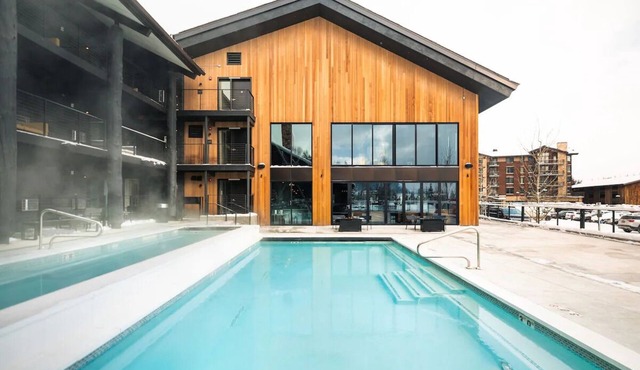 Adventure-Ready Lodge w/Private Ski Lockers & Steps from Gondolas in Jackson