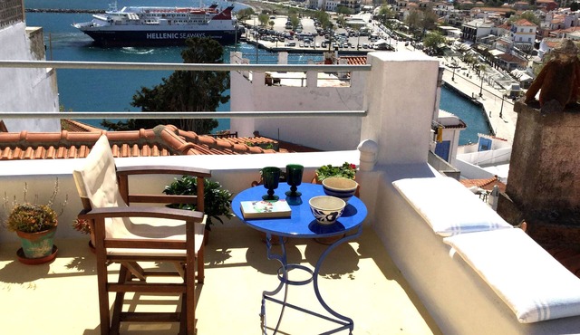 Agapi Nefeli, unique roofterrace view to sea port & town island MamaMia Skopelos in Skopelos