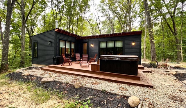 Alpine Pass | Hocking Hills, Hot Tub, Wood Stove in Creola