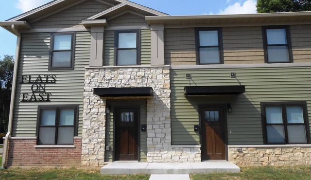 Amazing Value- Spacious Townhouse Unit Walking Distance from DT Bloomington in Bloomington