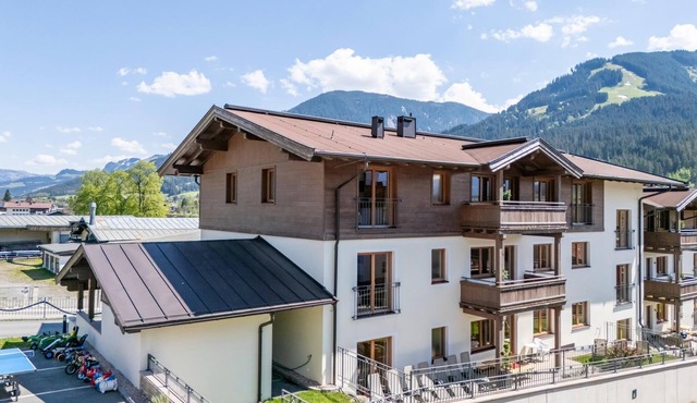 Apartment with a spa next to the gondola in Brixen im Thale