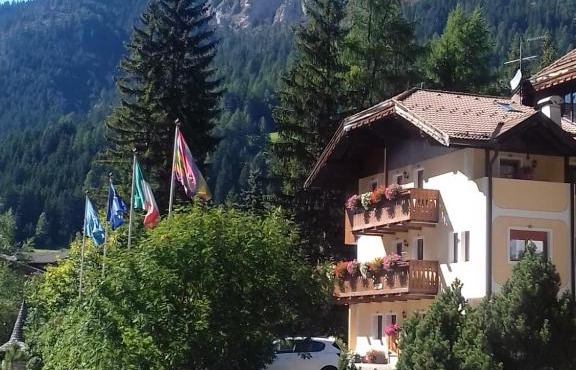 Appartamenti Riz Claudio in Campitello di Fassa