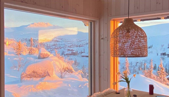 Architect-designed cabin with views of Sigdal in Eggedal