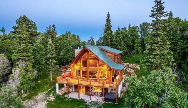Aspen - Modern Log Cabin