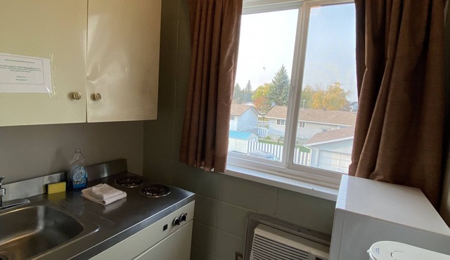 Aspen Motor Inn in Drayton Valley