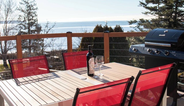Bay View A-Frame + King Bed | 5-Min Walk to Beach in Blaine
