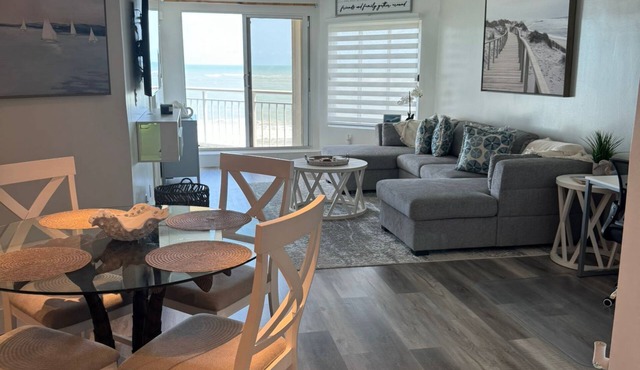 Beachfront 2BR/2BA Condo on Hutchinson Island w/Private Garage in Fort Pierce