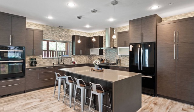 Bear Hollow 5658 | Private Hot Tub | Near Outlets | Pool