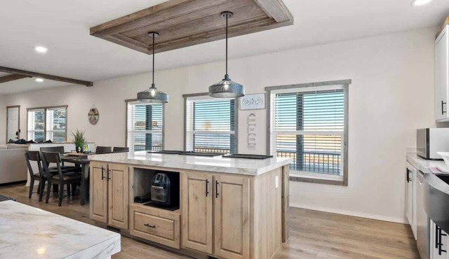 Bear Lake 3BR · Lake Views + Ideal Beach Access