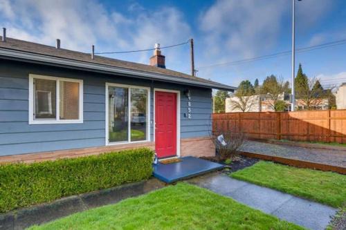 Beautiful 2 Bedroom Unit w/FAST FREE WIFI in Beaverton