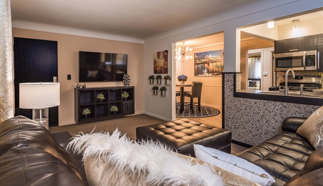 BEAUTIFUL! Cincinnati's favorite extended stay Apartments! in Cincinnati