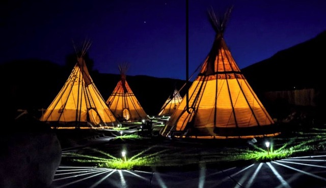 Beautiful Glamping Tipi at Yellowstone. 2 Queen Beds, Private Bath, ages 5+.