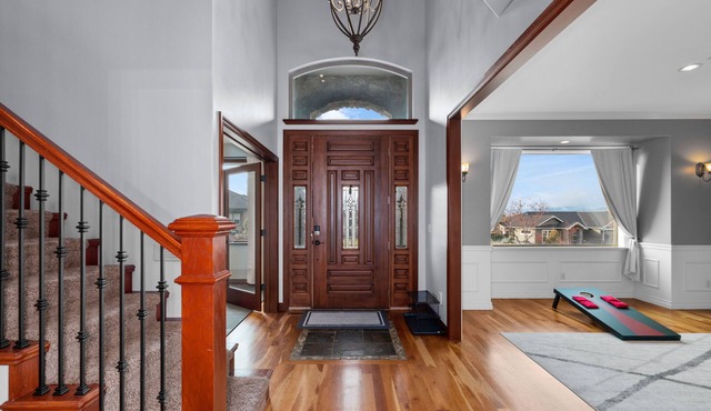 Beautiful & Spacious Home with Gorgeous Mountain Views! in East Wenatchee