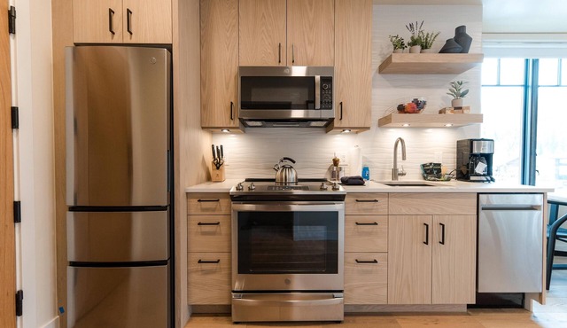 Beautiful Studio Condo in The Village