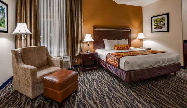 Best Western Plus Battleground Inn & Suites in Battle Ground