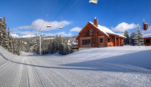 Big Sky Resort/Powder Ridge-Ski In/Ski Out with Private Hot Tub & Amazing Views in Big Sky