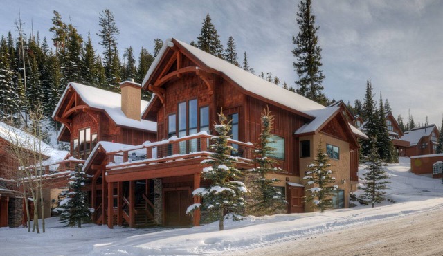 Black Eagle Overlook | Hot Tub Walk to Village Sleeps 10