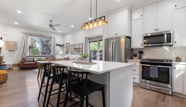 Bozeman/4Corners HomeBase River Access & Fire Pit Close to Skiing and Hiking in Bozeman
