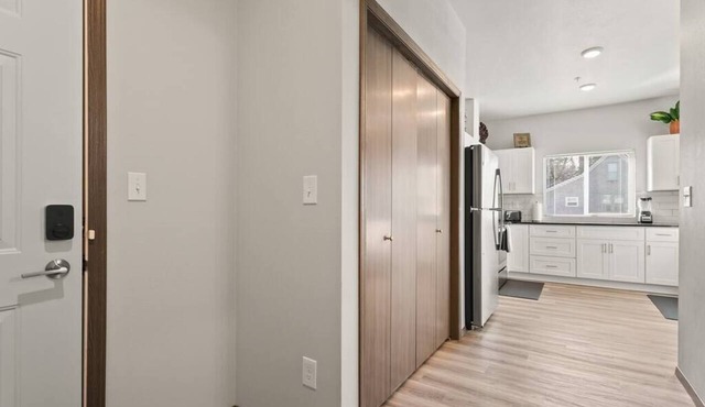 Brand New 2 Bed 2 Bath Near Perry District and DT!