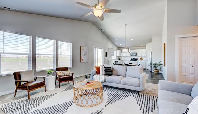 BRAND NEW 4-BDRM HOME Farmhouse at Grand Rapids