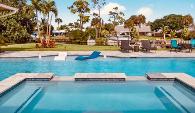 Bring Boat! Heated Pool & Spa/Kayaks/Bikes/Fishing in Stuart