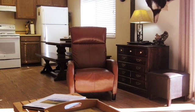 Buffalo Roam Condo * Comforts of Home for 6 * Minutes from Yellowstone