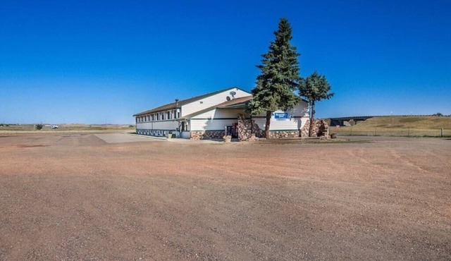 CAMPGROUND RV SPOT NO WATER NO ELECRICITY JUST SPACE SHOWER AVAILABLE