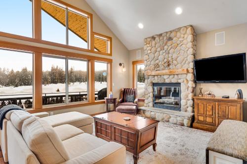 Cascadia Clouds Chalet in Snoqualmie Pass