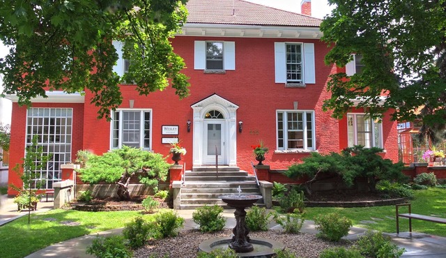 Casual Contemporary Apartment in the Historic Downtown Wesley Building.